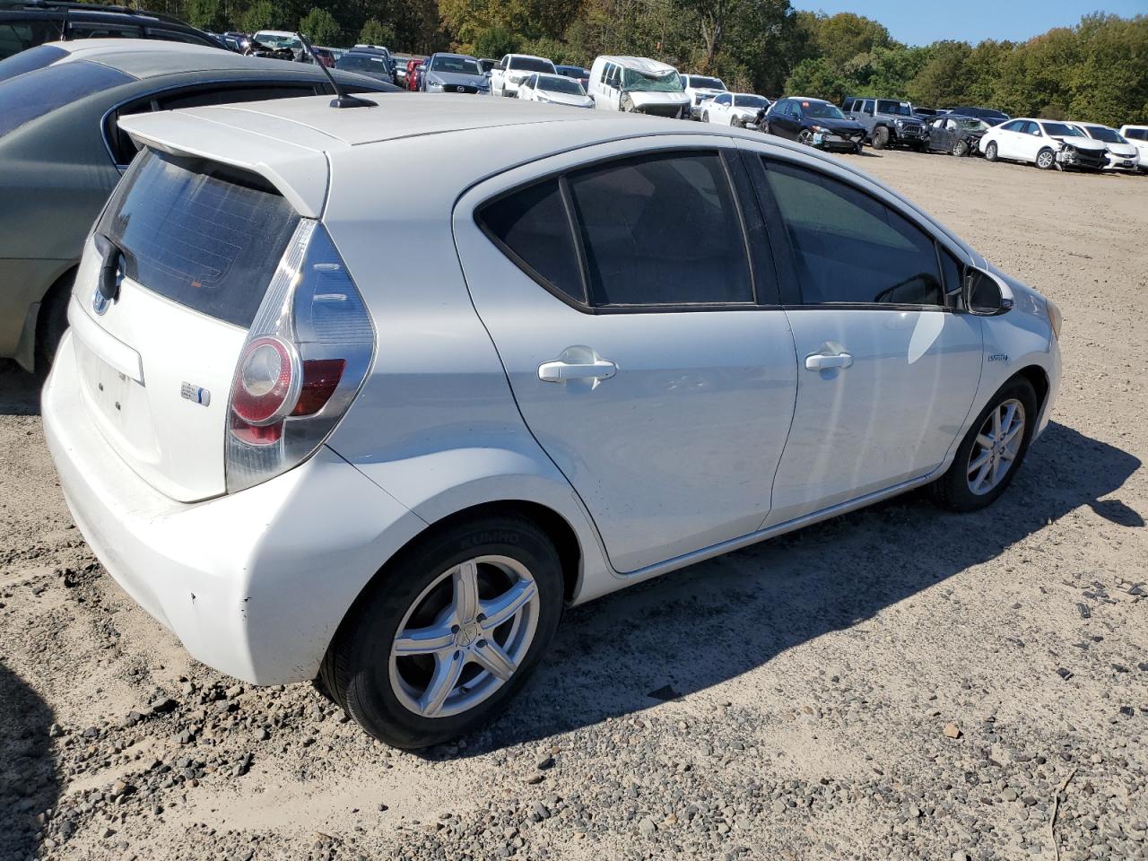 Изображение 3 2012 TOYOTA PRIUS C  2012 с VIN JTDKDTB32C1524870