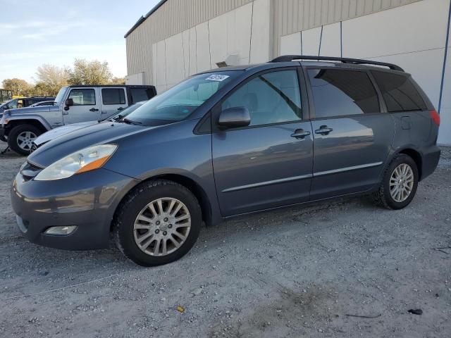 Obraz 1 z 2010 TOYOTA SIENNA XLE 2010 z VIN 5TDYK4CC8AS304847