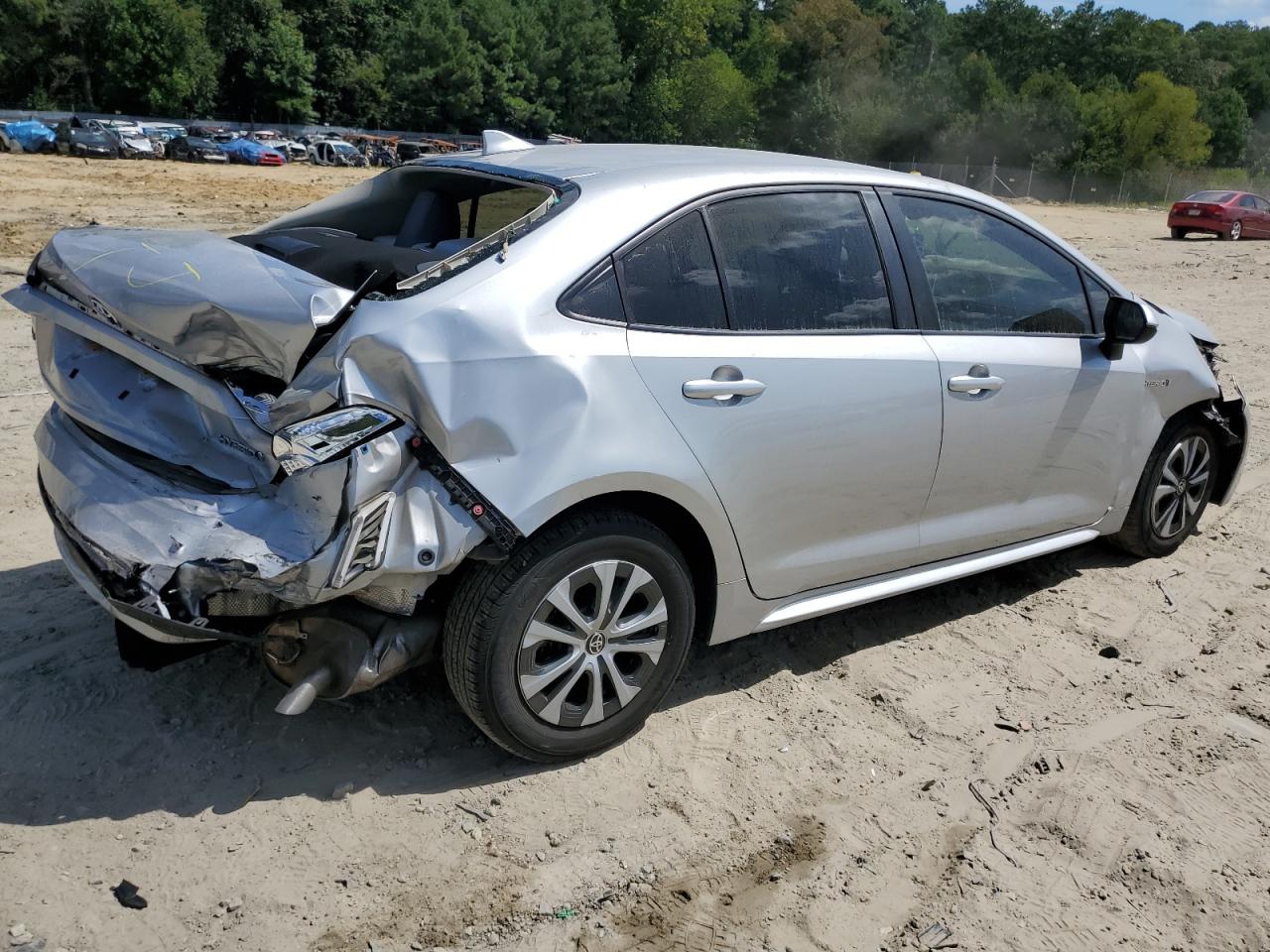 Image 3 of 2020 TOYOTA COROLLA LE 2020 with VIN JTDEBRBE6LJ001696