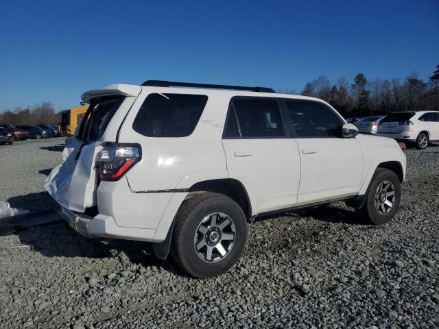 Obraz 3 z 2019 TOYOTA 4RUNNER SR5 2019 z VIN JTEBU5JR3K5665239