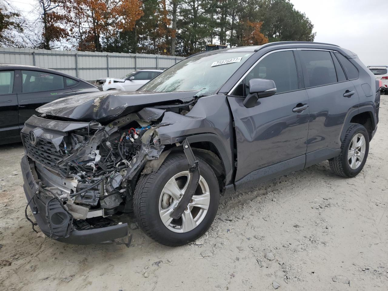 Image 1 of 2020 TOYOTA RAV4 XLE 2020 with VIN 2T3W1RFV3LW096107