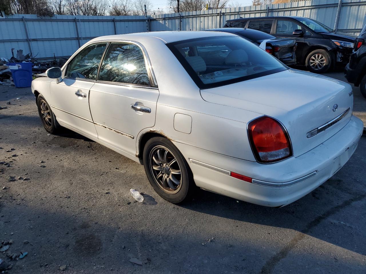 Image 2 of 2002 HYUNDAI XG 350 2002 with VIN KMHFU45E42A172972
