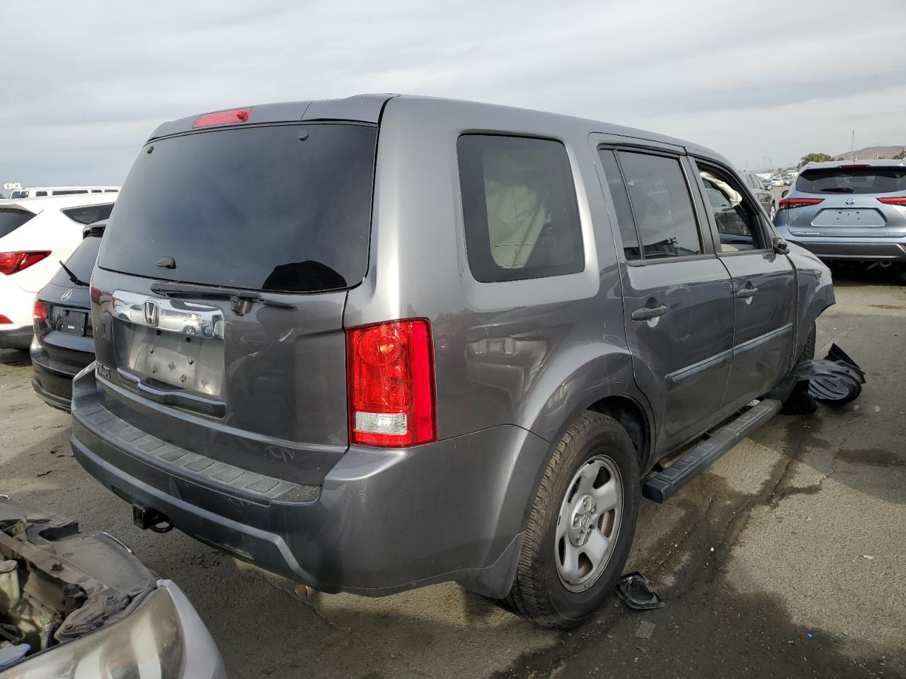 Изображение 3 2011 HONDA PILOT LX 2011 с VIN 5FNYF3H23BB046483