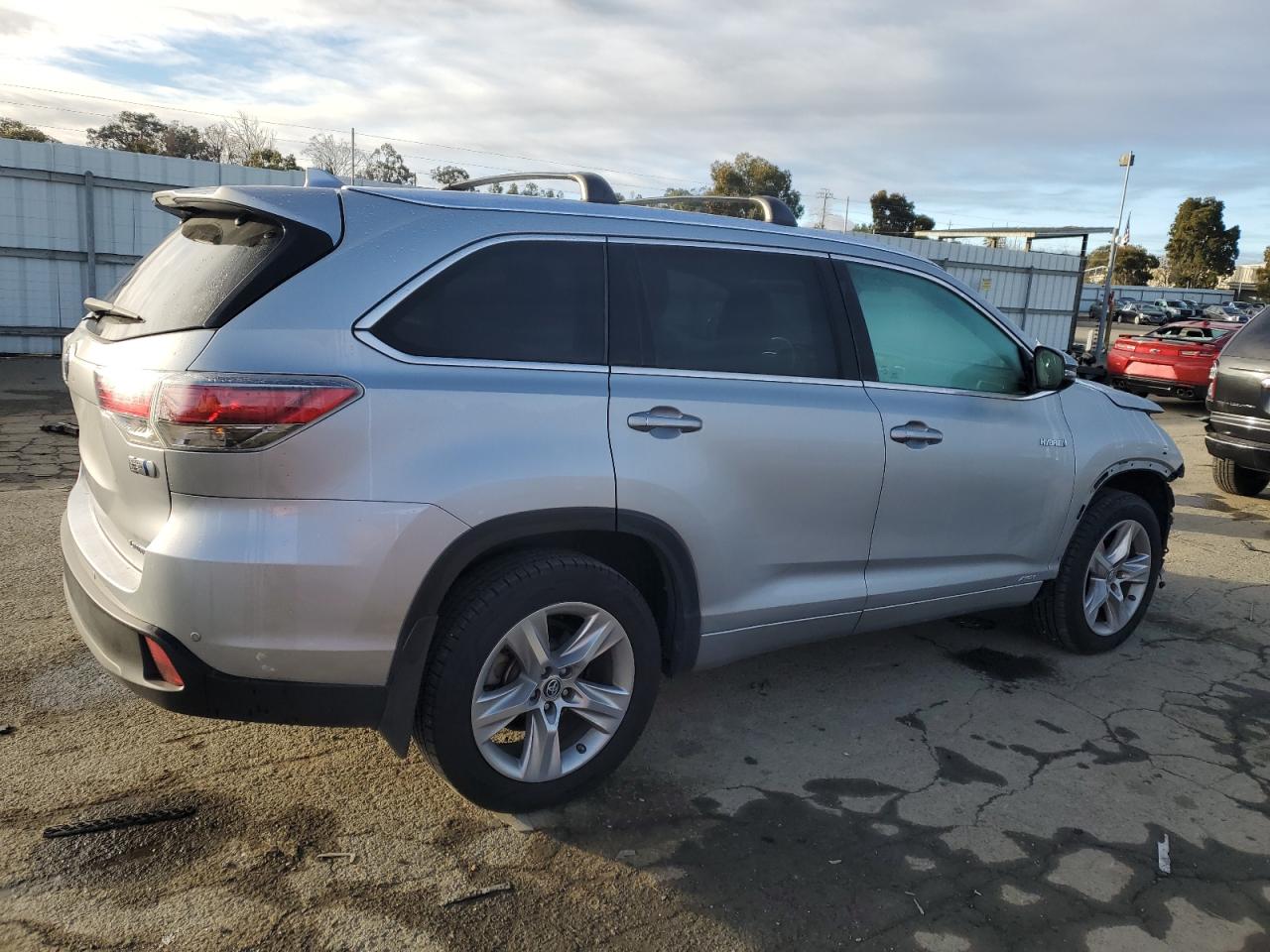 Image 3 of 2016 TOYOTA HIGHLANDER HYBRID LIMITED 2016 with VIN 5TDDCRFH5GS014624