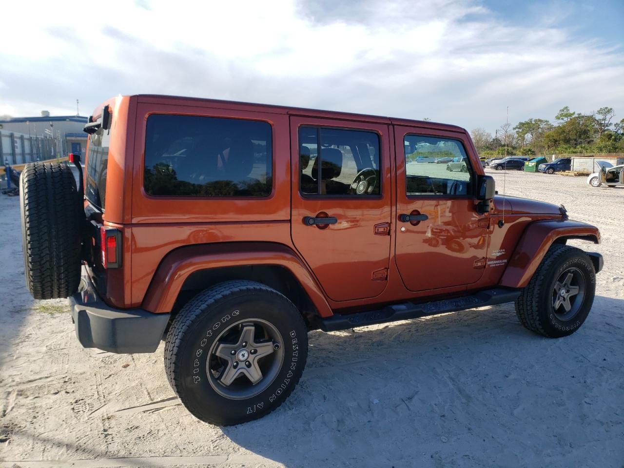 Obraz 3 z 2014 JEEP WRANGLER UNLIMITED SAHARA 2014 z VIN 1C4HJWEG6EL165677