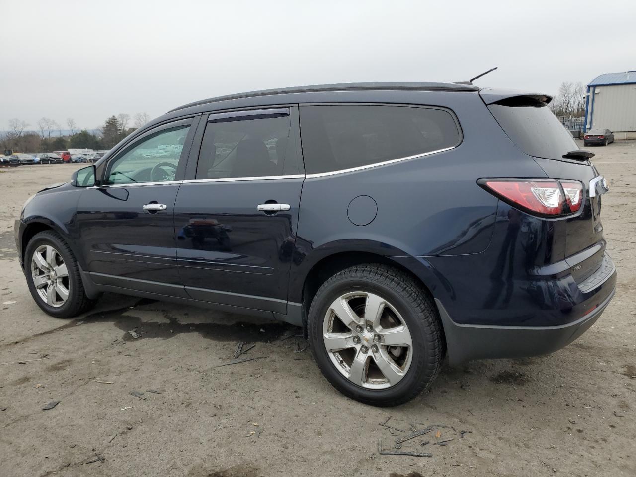 Изображение 2 2016 CHEVROLET TRAVERSE LT 2016 с VIN 1GNKVGKD4GJ334627