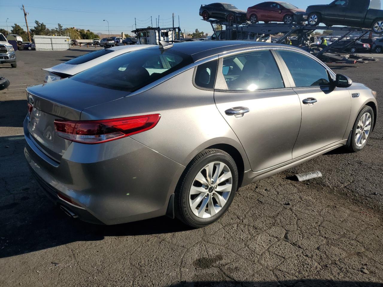 Obraz 3 z 2018 KIA OPTIMA LX 2018 z VIN 5XXGT4L38JG255062