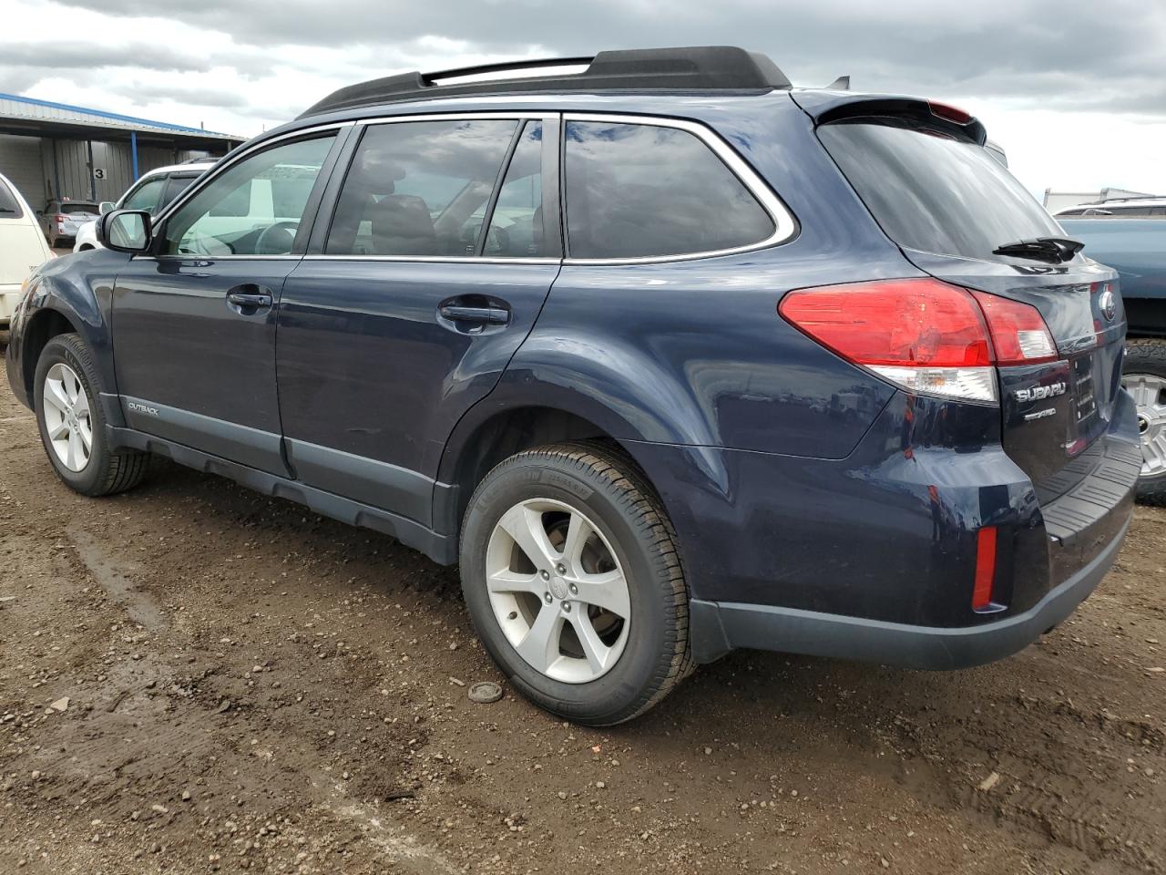 Изображение 2 2014 SUBARU OUTBACK 2.5I PREMIUM 2014 с VIN 4S4BRCCC8E3212426