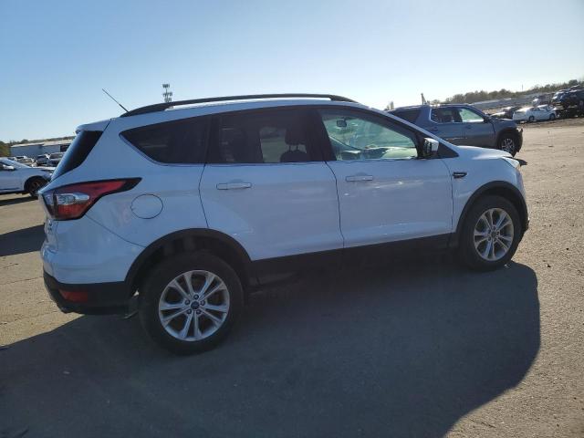 Image 3 of 2017 FORD ESCAPE SE 2017 with VIN 1FMCU9GD0HUB94205