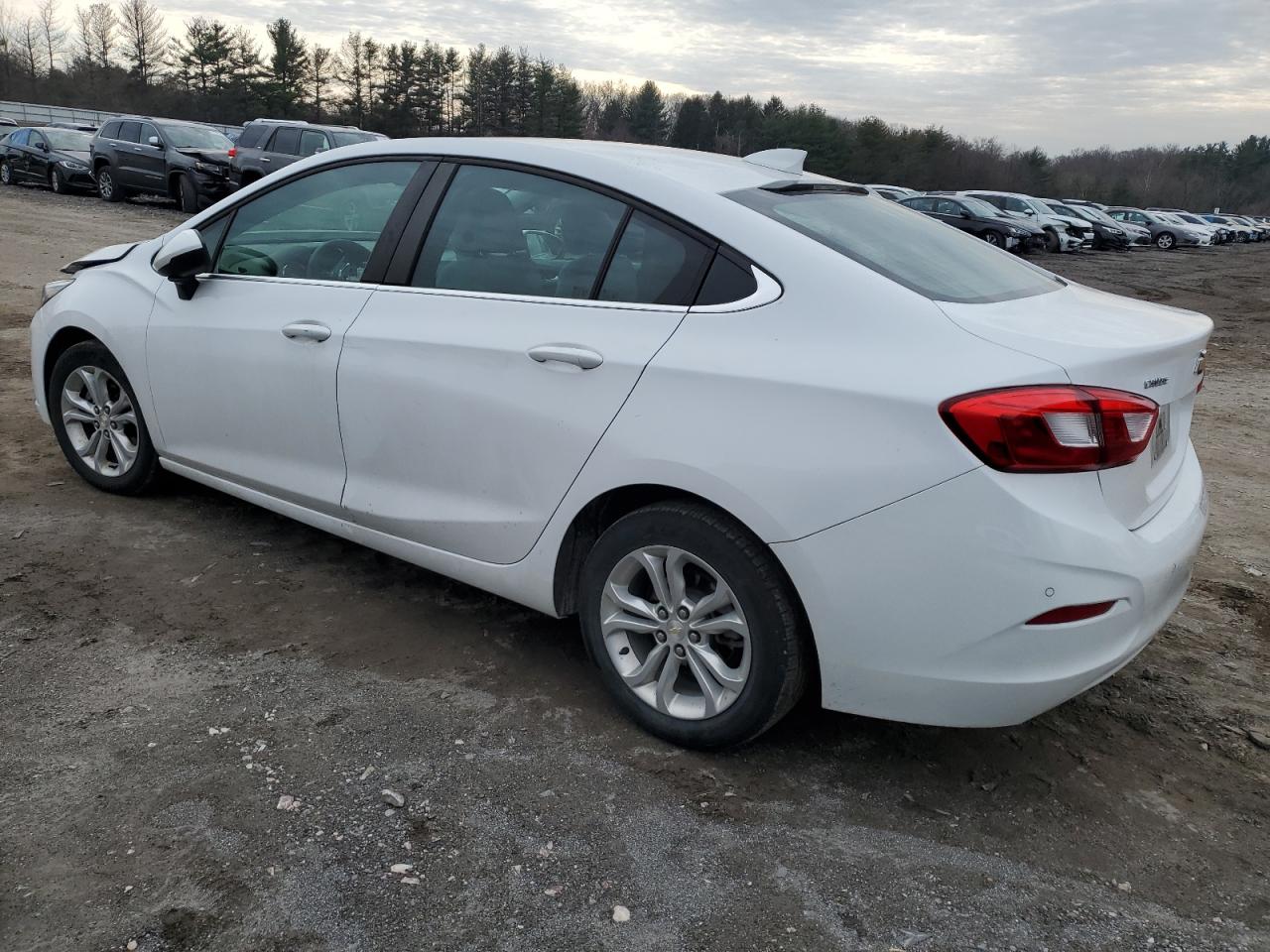 Obraz 2 z 2019 CHEVROLET CRUZE LT 2019 z VIN 1G1BE5SM1K7131173