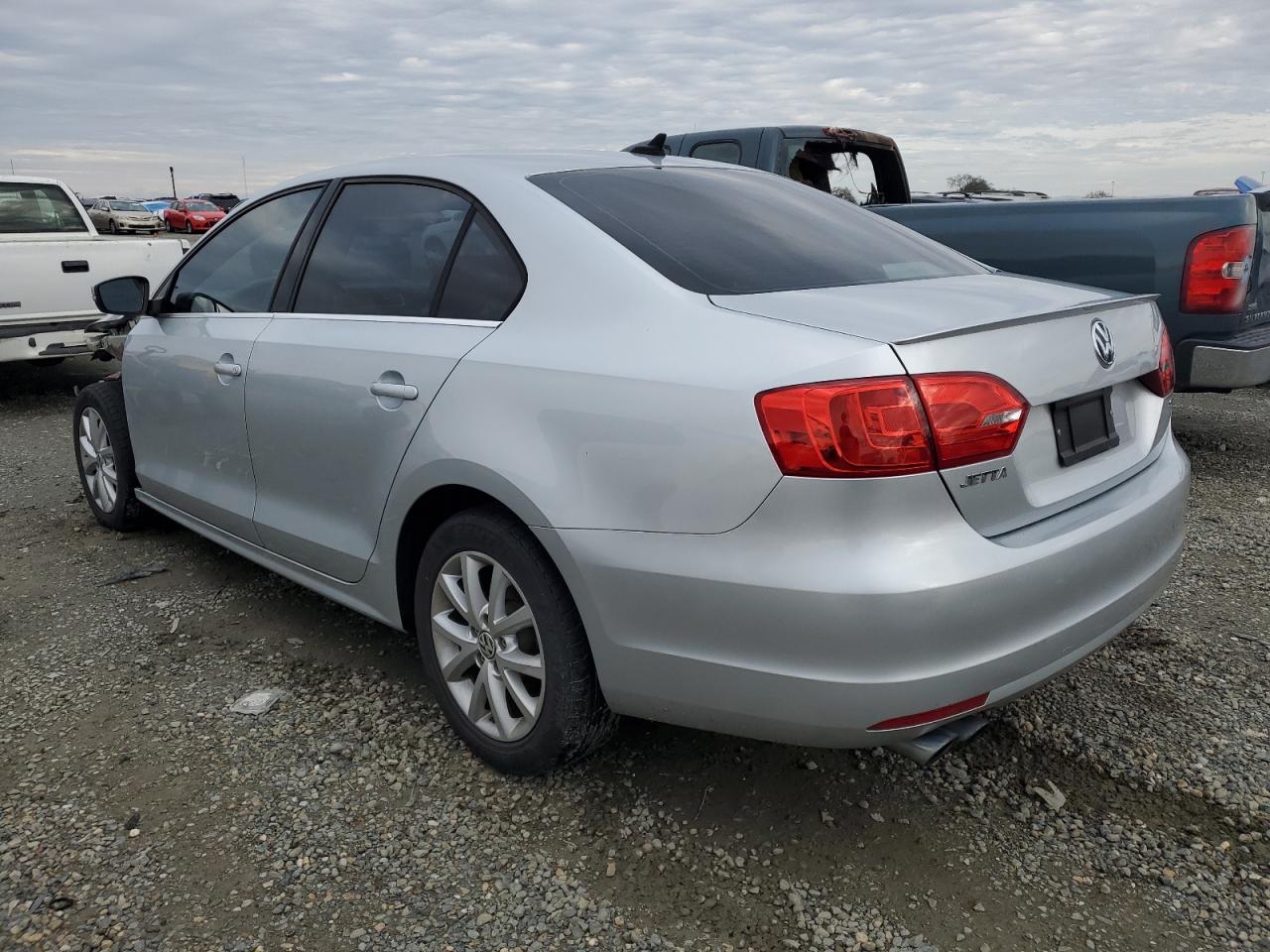 Image 2 of 2014 VOLKSWAGEN JETTA SE 2014 with VIN 3VWD17AJ1EM238617