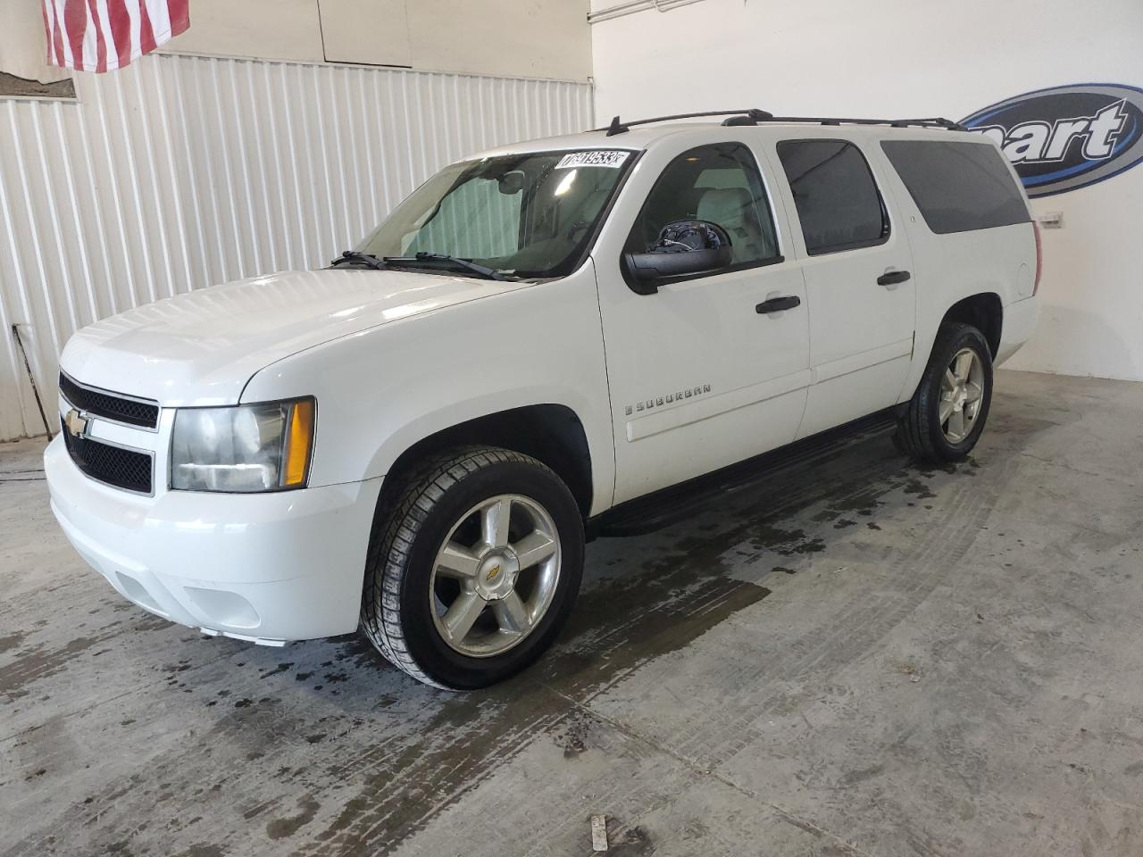 Image 1 of 2007 CHEVROLET SUBURBAN C1500 2007 with VIN 1GNFC16097R417211
