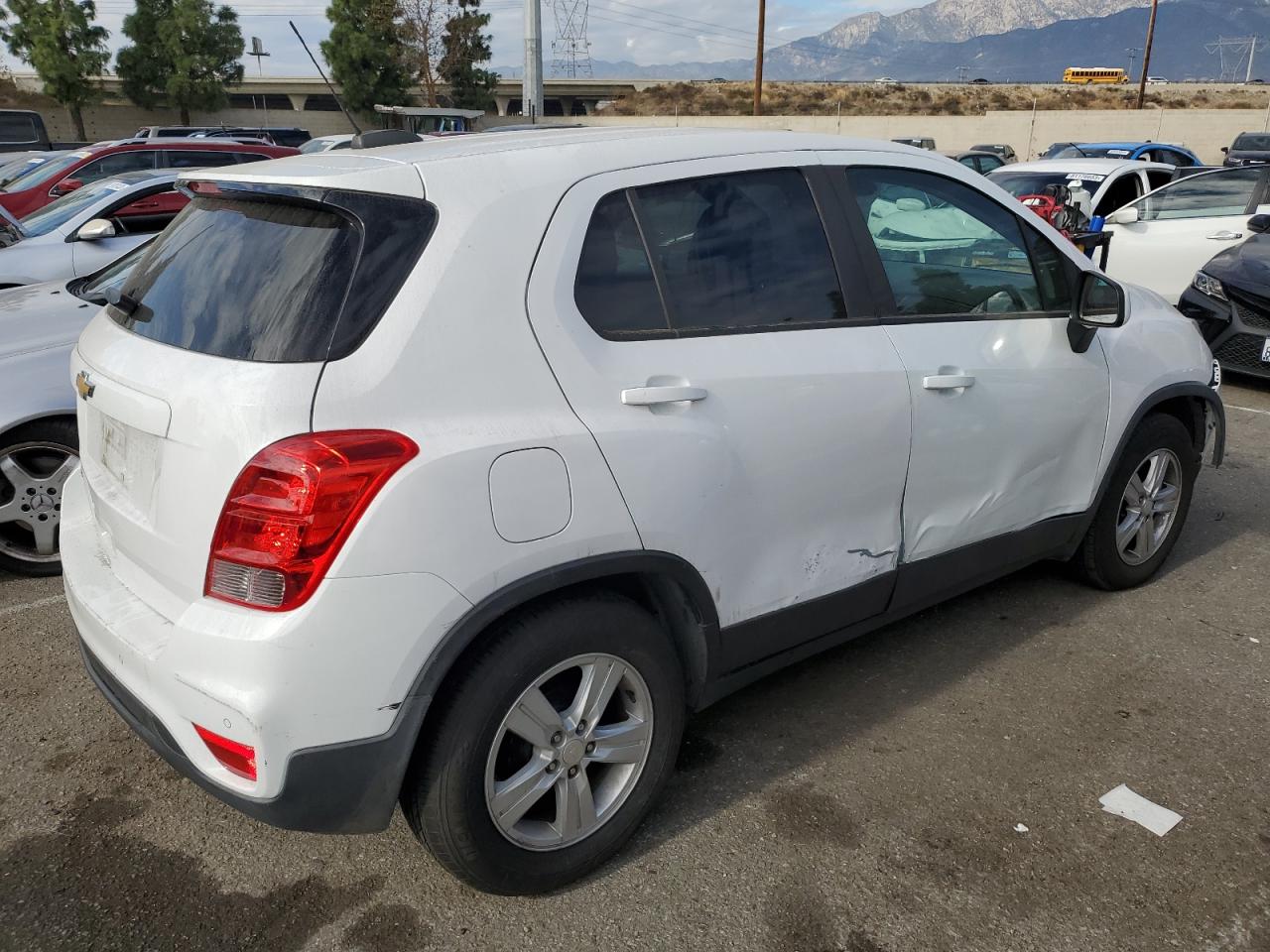 Obraz 3 z 2020 CHEVROLET TRAX LS 2020 z VIN 3GNCJKSB7LL298193