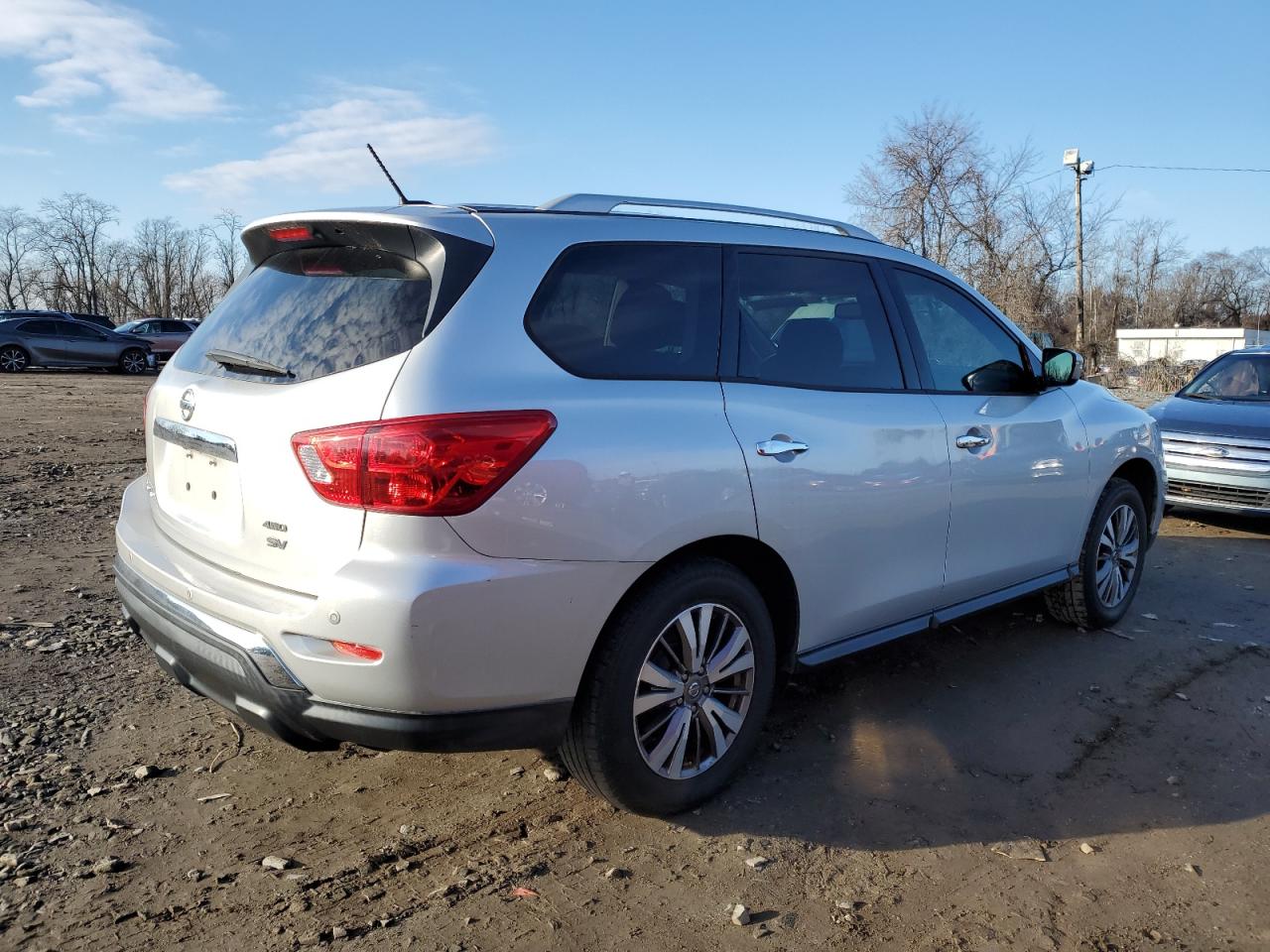 Image 3 of 2018 NISSAN PATHFINDER S 2018 with VIN 5N1DR2MM7JC654585