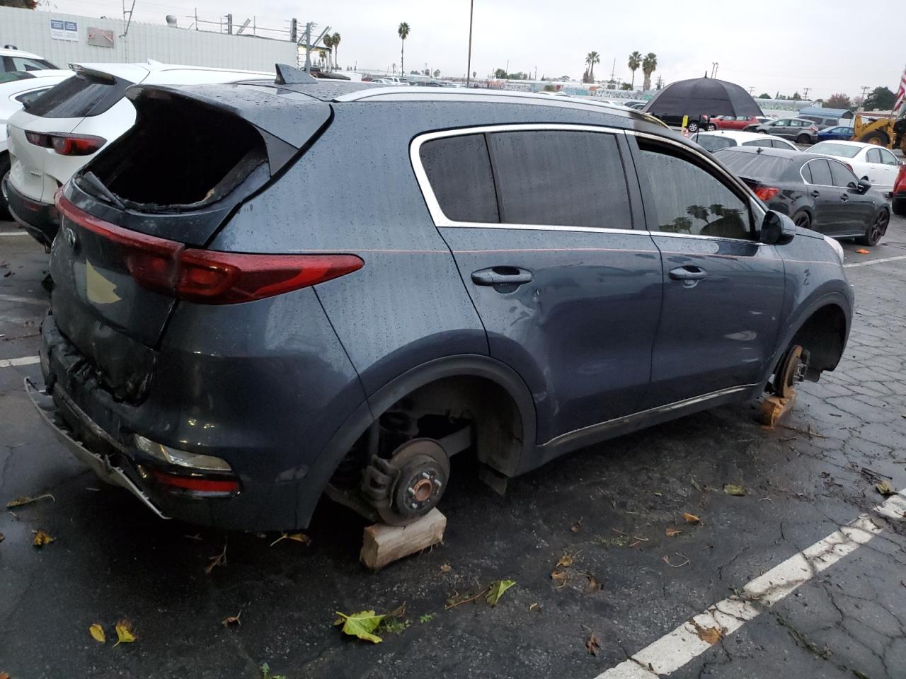 Изображение 3 2021 KIA SPORTAGE S 2021 с VIN KNDP63AC3M7871172
