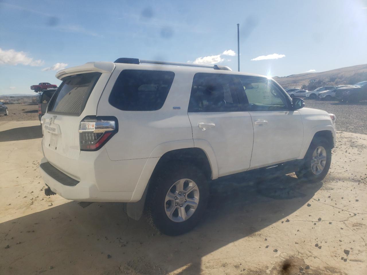 Изображение 3 2023 TOYOTA 4RUNNER SE 2023 с VIN JTENU5JR1P6141831