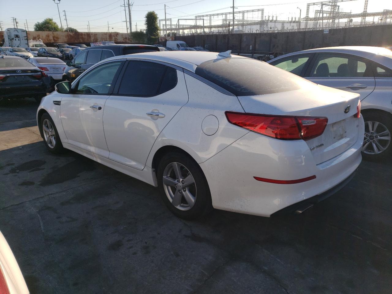 Obraz 2 z 2014 KIA OPTIMA LX 2014 z VIN 5XXGM4A73EG312504