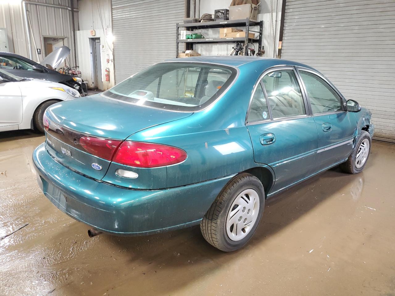 Image 3 of 1997 FORD ESCORT LX 1997 with VIN 1FALP13P2VW404502