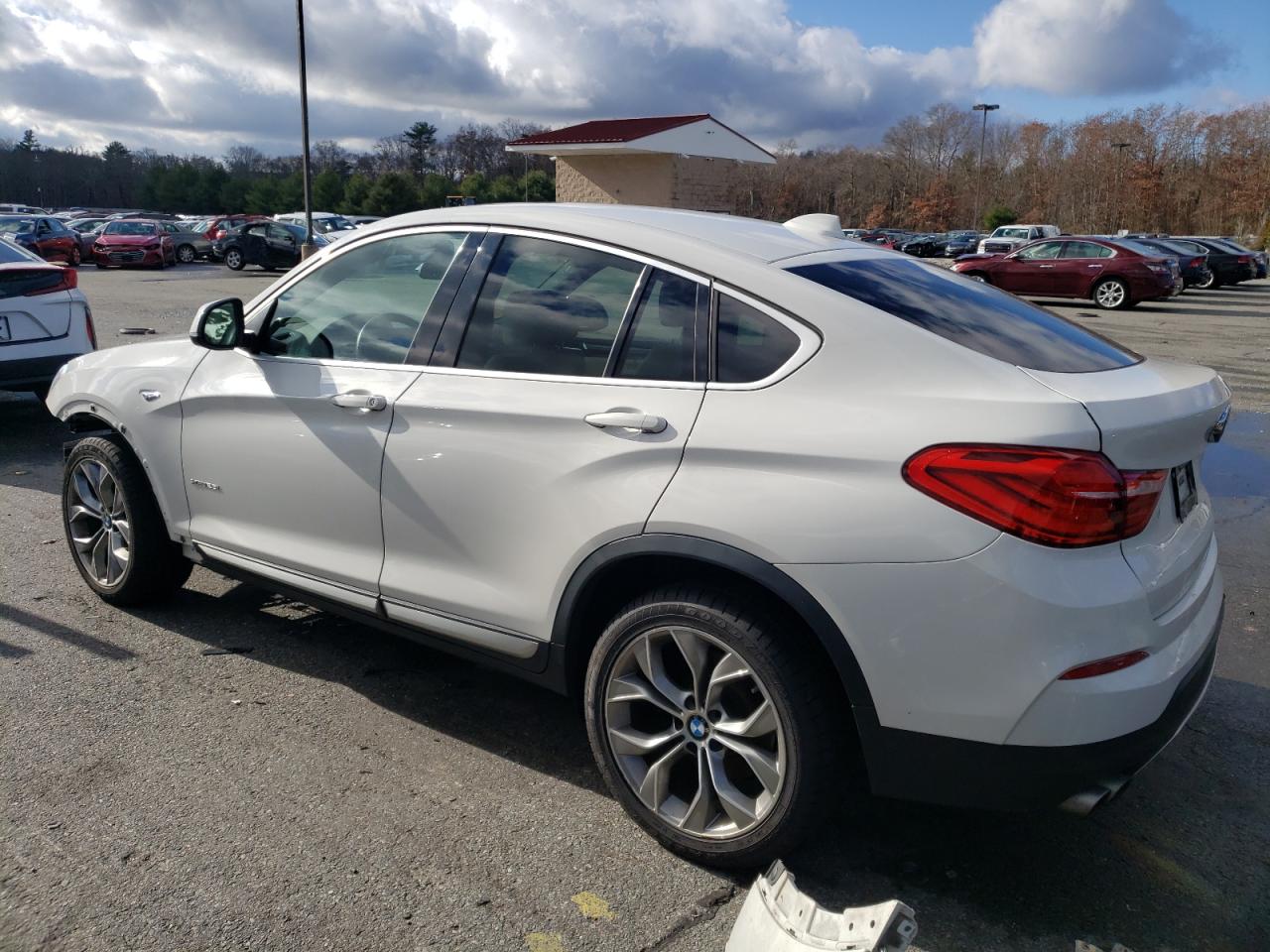 Obraz 2 z 2018 BMW X4 XDRIVE28I 2018 z VIN 5UXXW3C57J0T82890