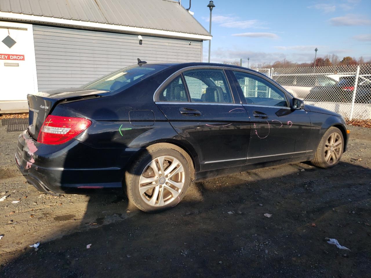 Image 3 of Mercedes-Benz C 300 4Matic 2013 with VIN WDDGF8AB3DR282041