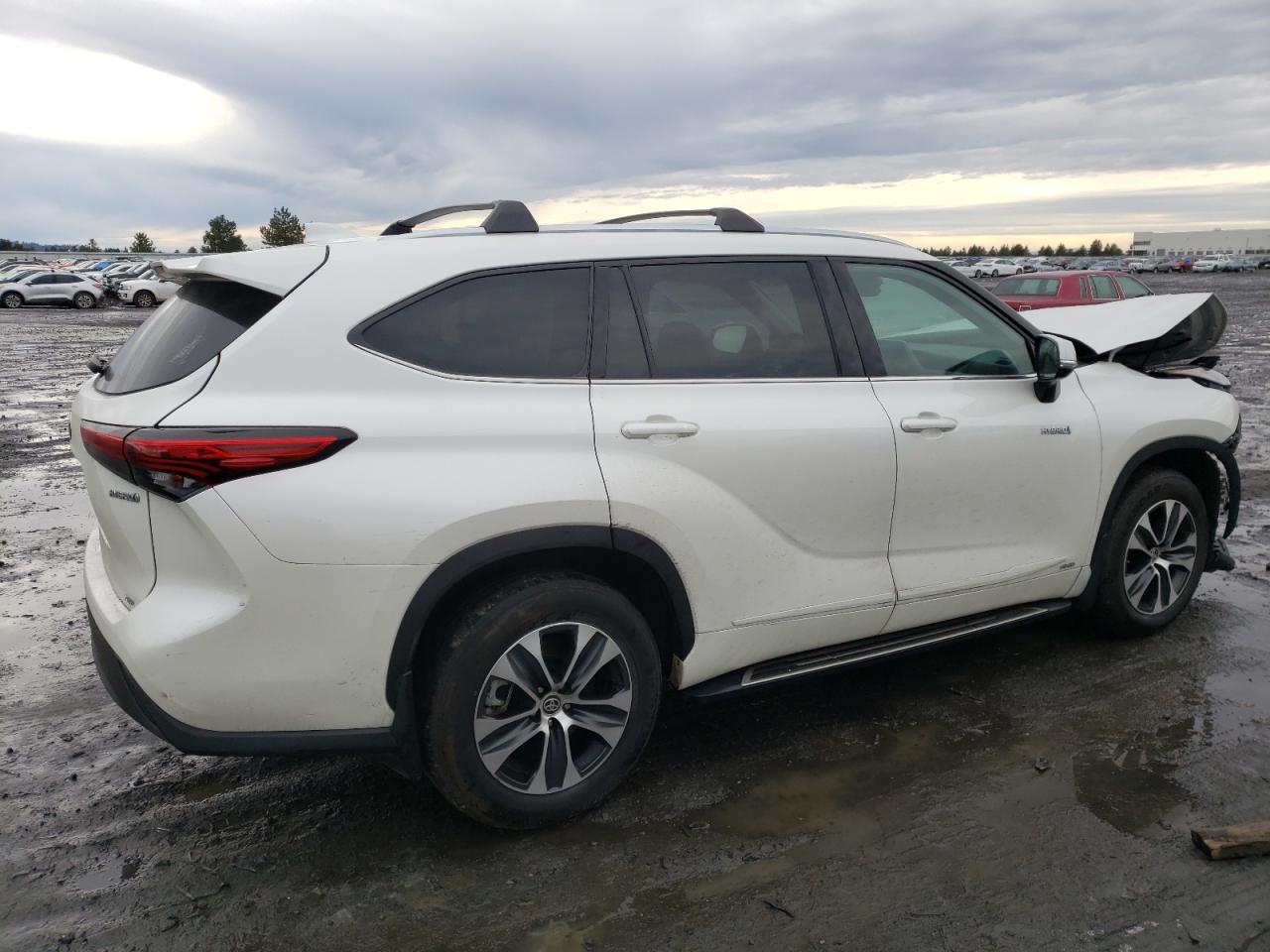 Obraz 3 z 2020 TOYOTA HIGHLANDER HYBRID XLE 2020 z VIN 5TDHBRCH1LS505405