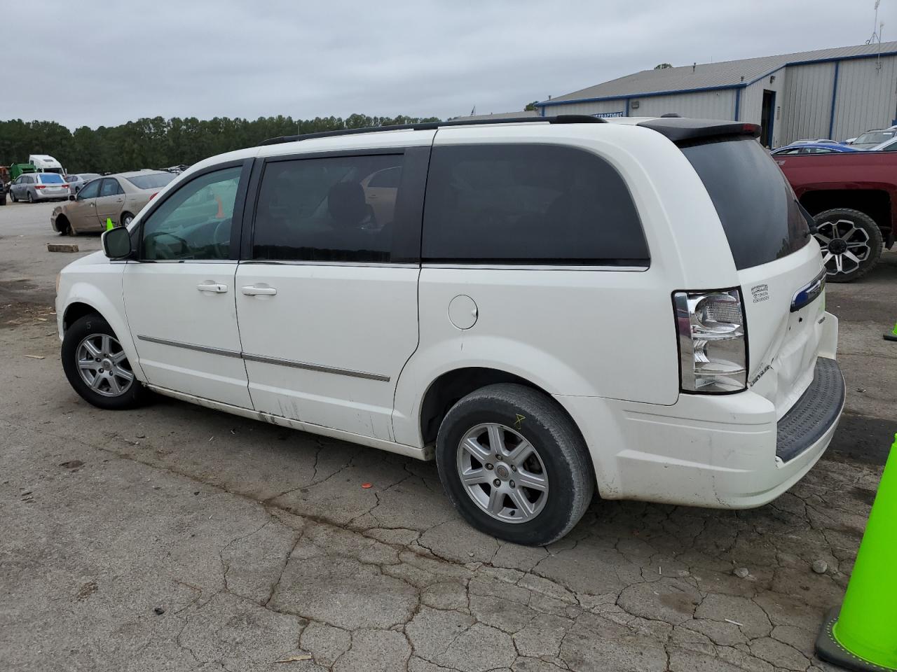 Image 2 of 2010 CHRYSLER TOWN & COUNTRY TOURING 2010 with VIN 2A4RR5D19AR232191
