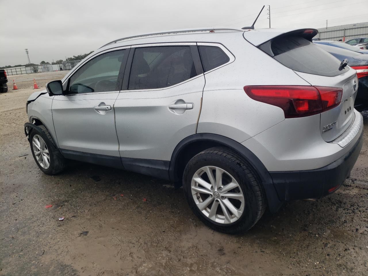 Image 2 of 2017 NISSAN ROGUE SPORT S 2017 with VIN JN1BJ1CP8HW018133