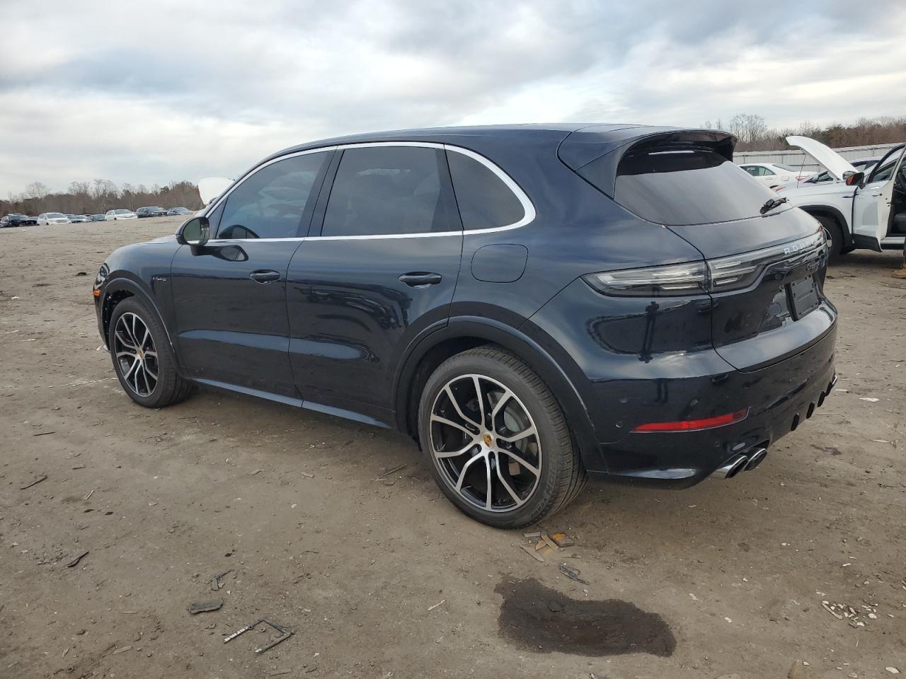 Obraz 2 z 2022 PORSCHE CAYENNE E-HYBRID 2022 z VIN WP1AE2AY0NDA26747