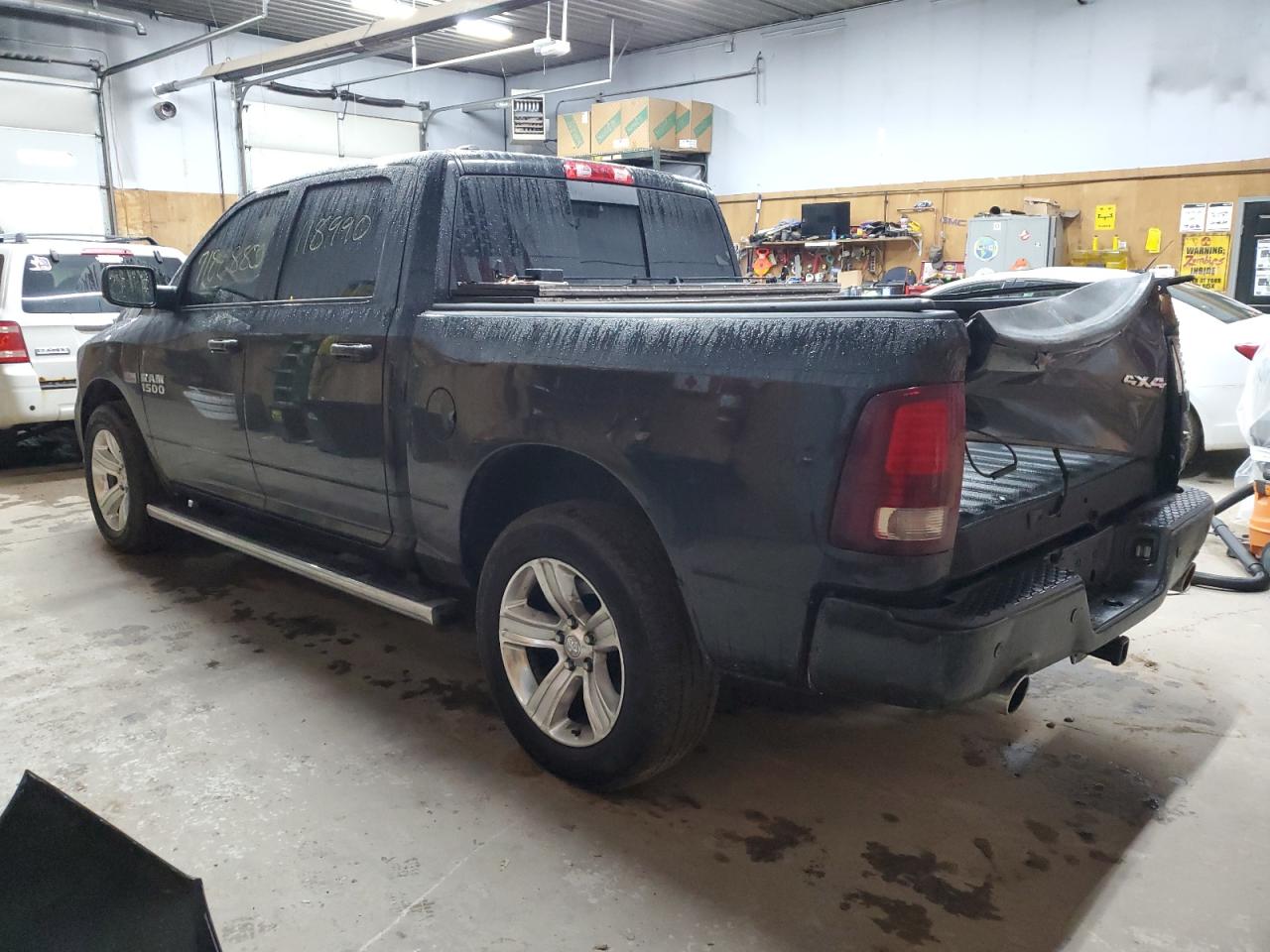 Obraz 2 z 2016 RAM 1500 SPORT 2016 z VIN 1C6RR7MT5GS158091