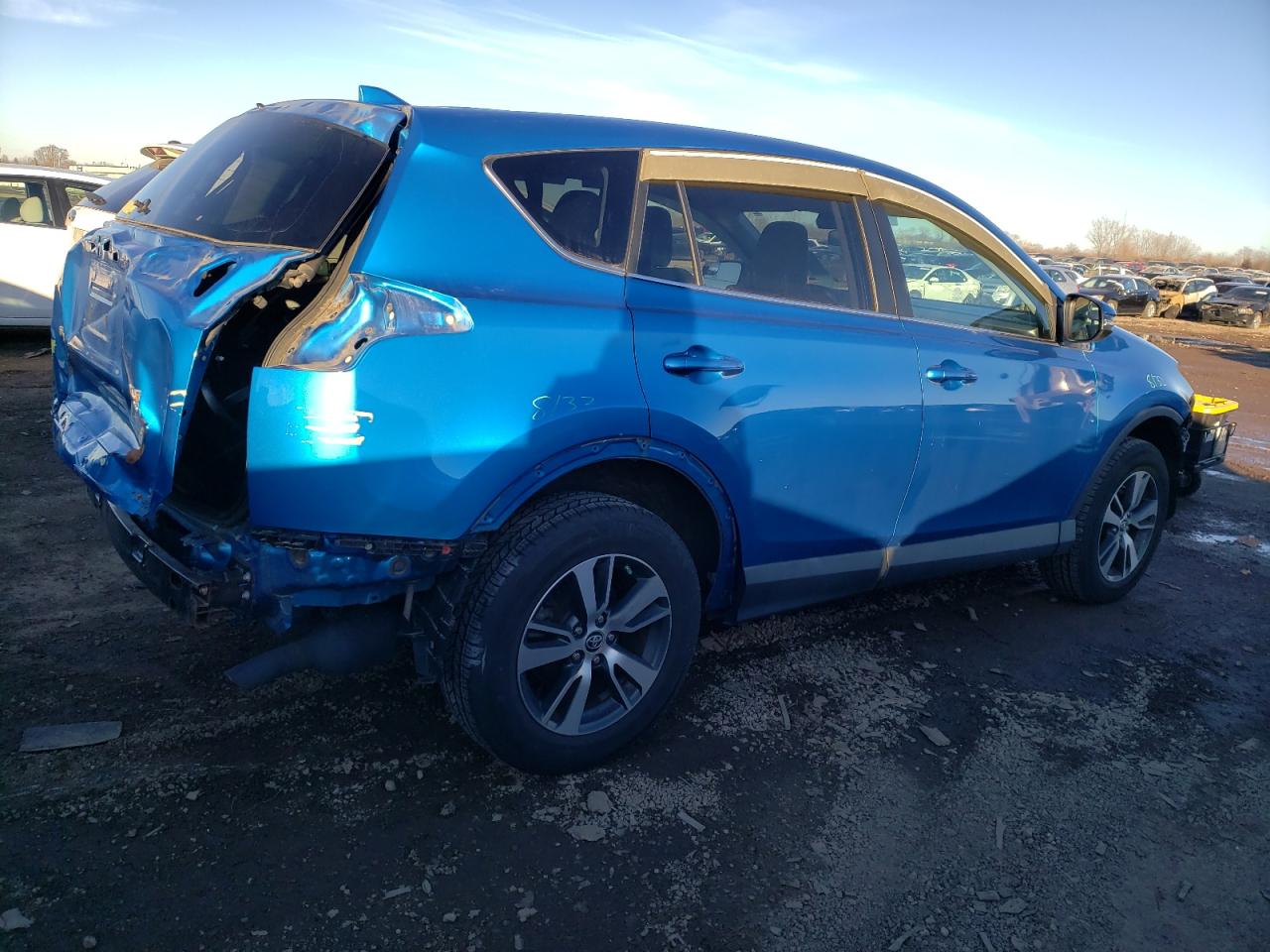 Image 3 of 2016 TOYOTA RAV4 XLE 2016 with VIN 2T3RFREV9GW461976