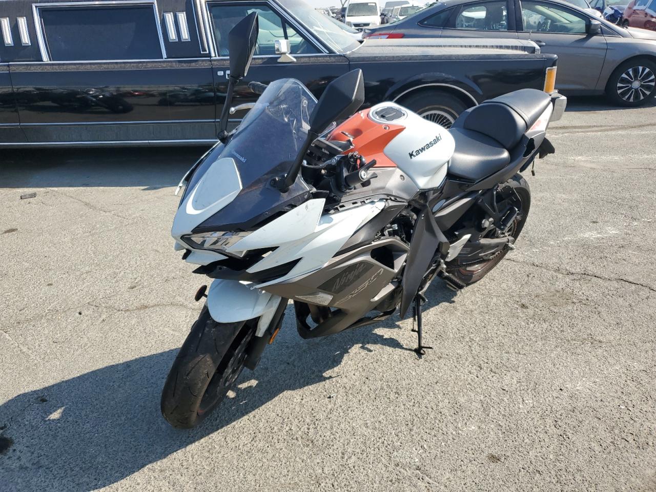 Изображение 2 Kawasaki Ex650 R 2023 с VIN ML5EXER14PDA88139