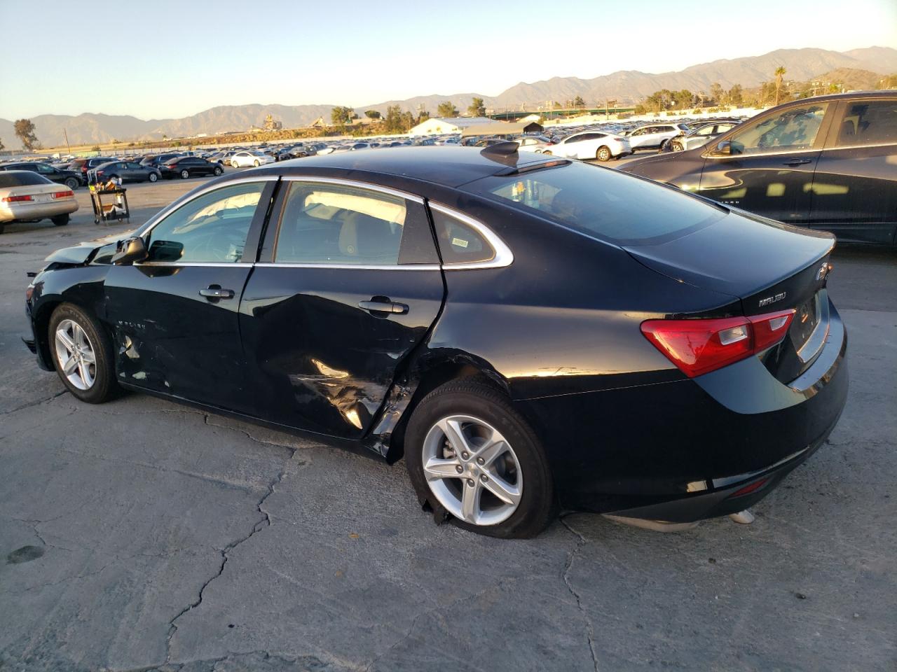 Изображение 2 2023 CHEVROLET MALIBU LT 2023 с VIN 1G1ZD5ST3PF169168