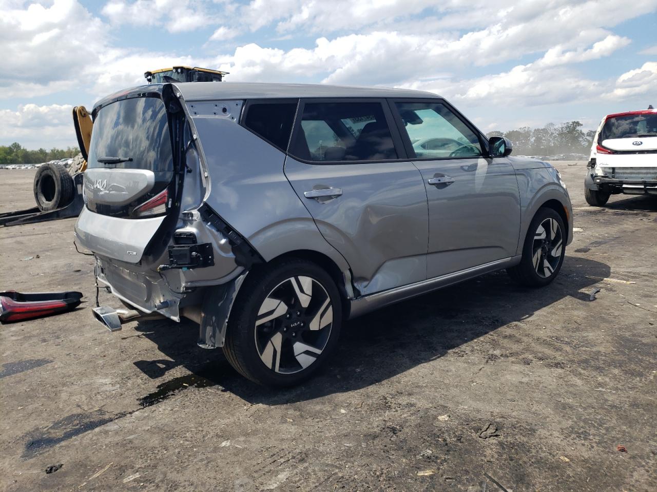 Изображение 3 2023 KIA SOUL GT LINE 2023 с VIN KNDJ53AU9P7851563