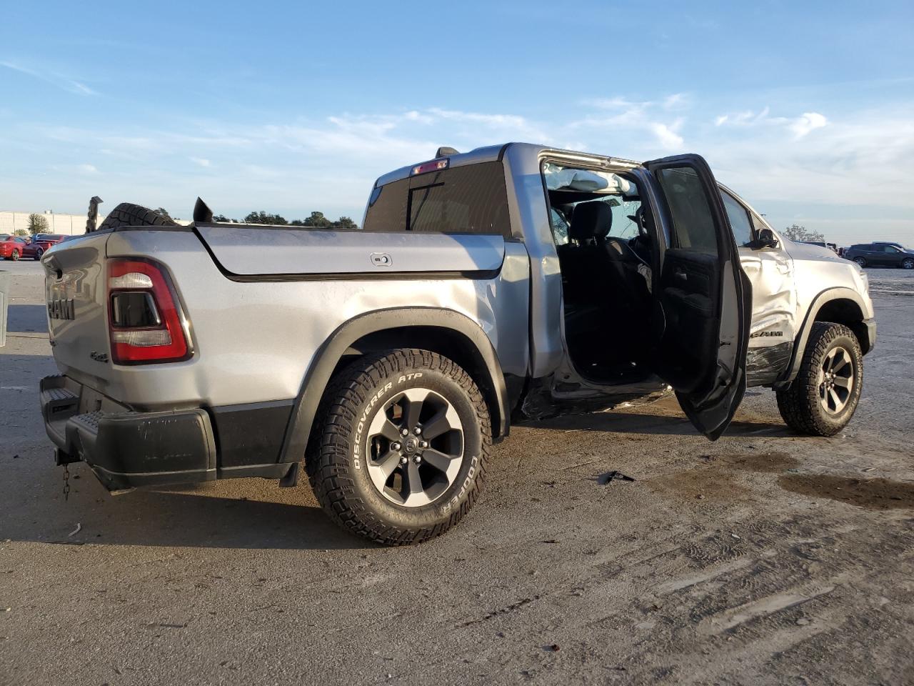 Изображение 3 2020 RAM 1500 REBEL 2020 с VIN 1C6SRFLT7LN142089