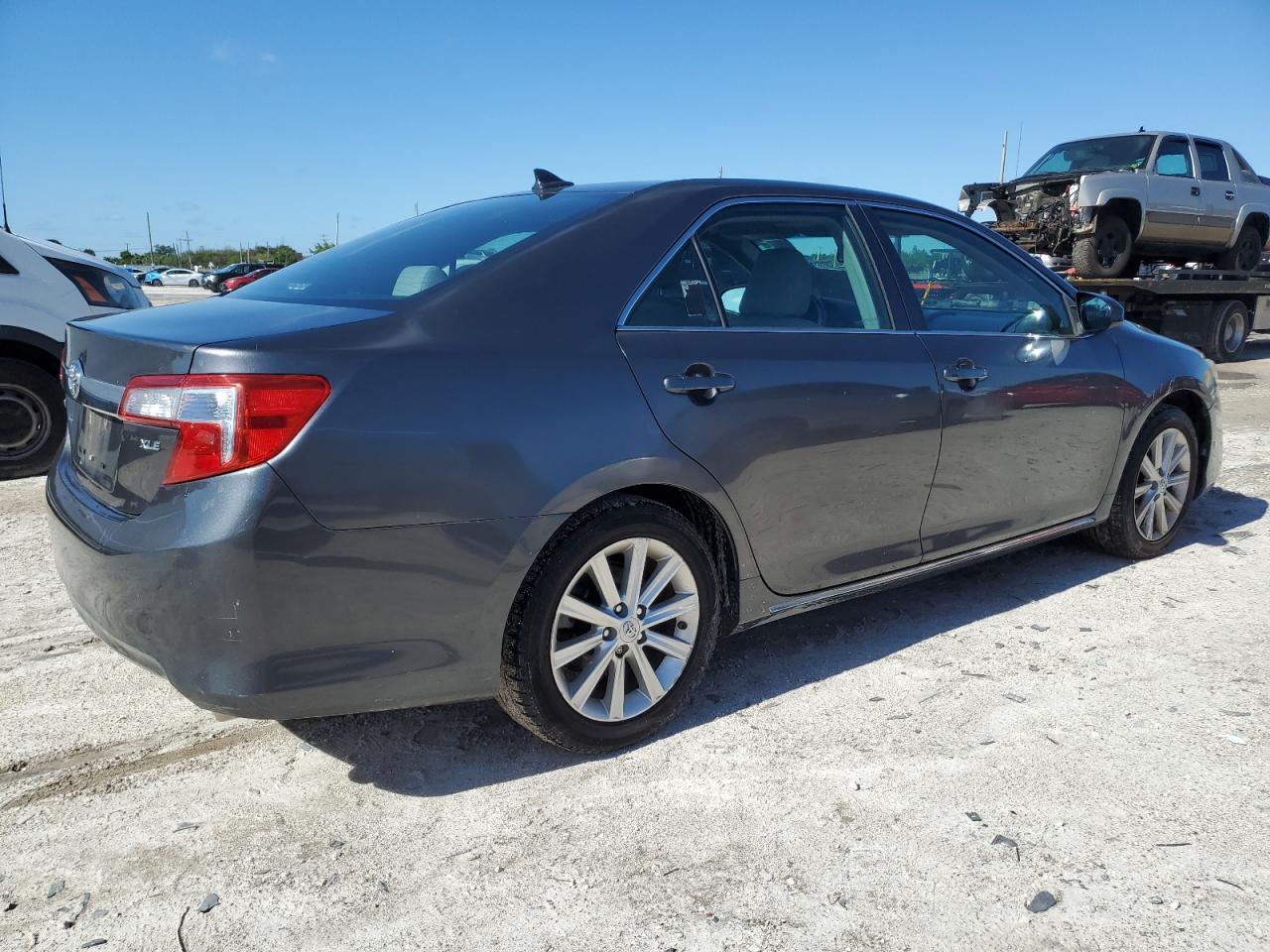 Image 3 of 2014 TOYOTA CAMRY SE 2014 with VIN 4T1BK1FK5EU542630