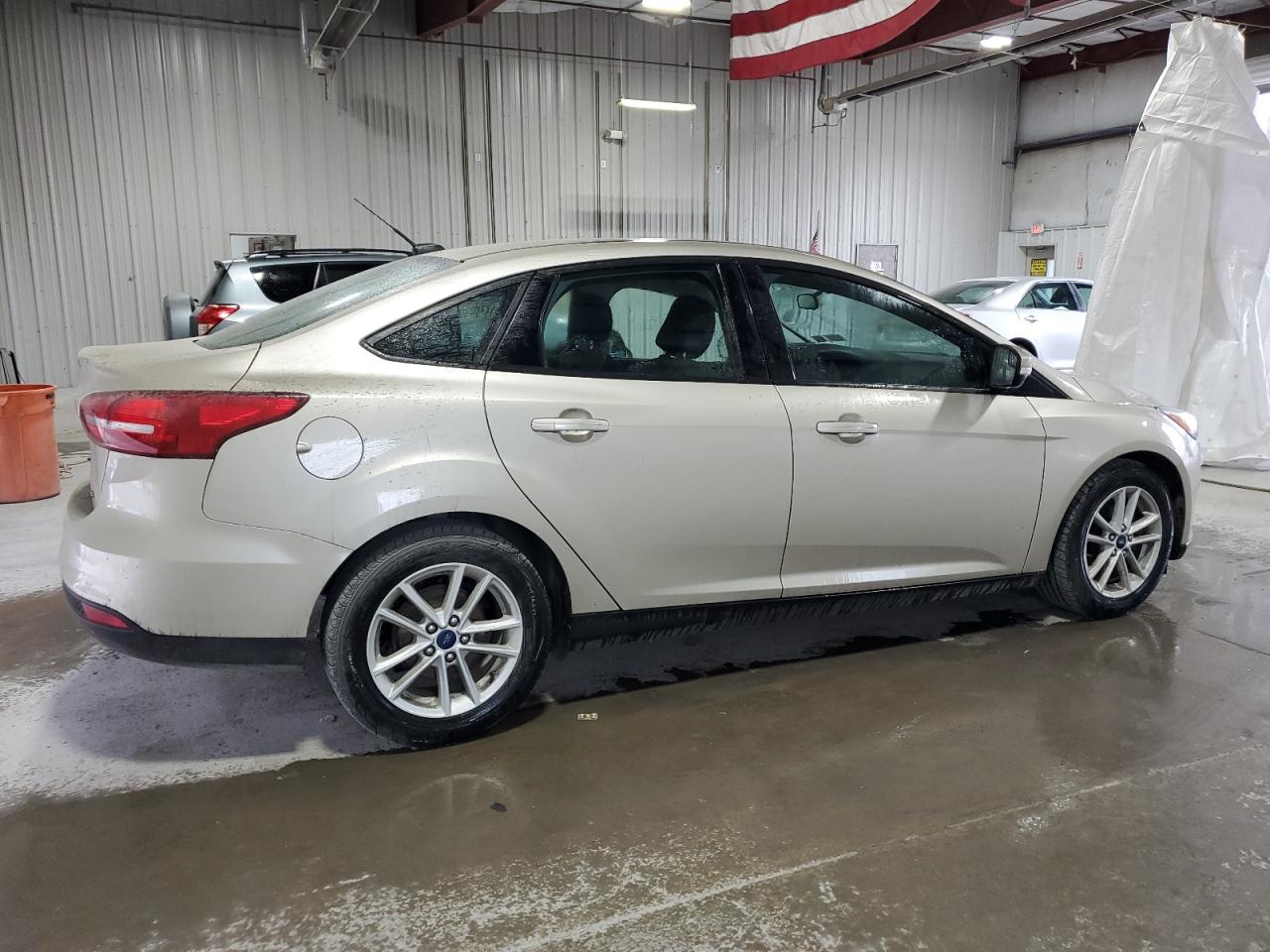 Image 3 of 2017 FORD FOCUS SE 2017 with VIN 1FADP3F28HL218257