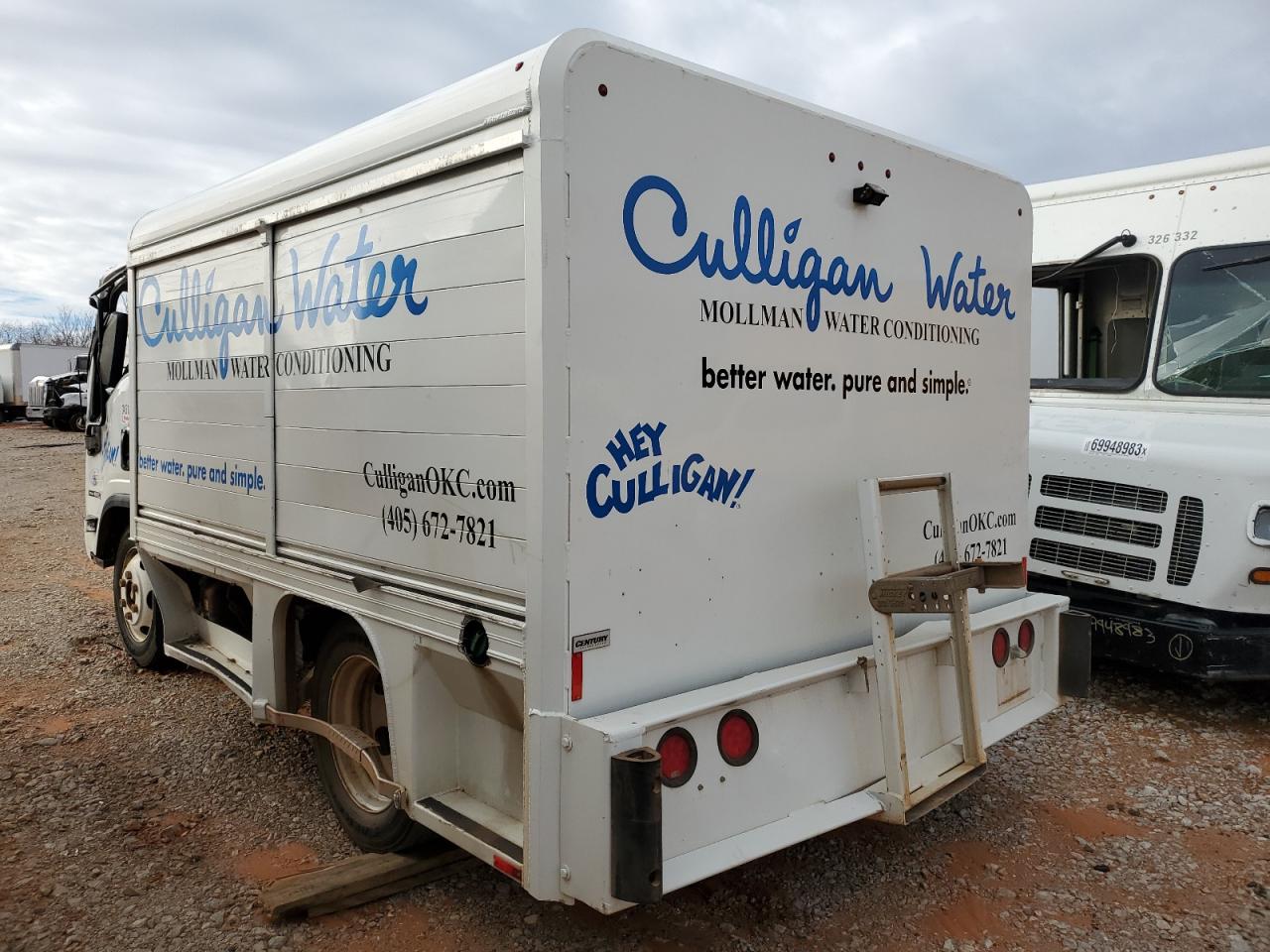 Image 2 of 2018 ISUZU NPR XD  2018 with VIN JALC4W167J7K01389