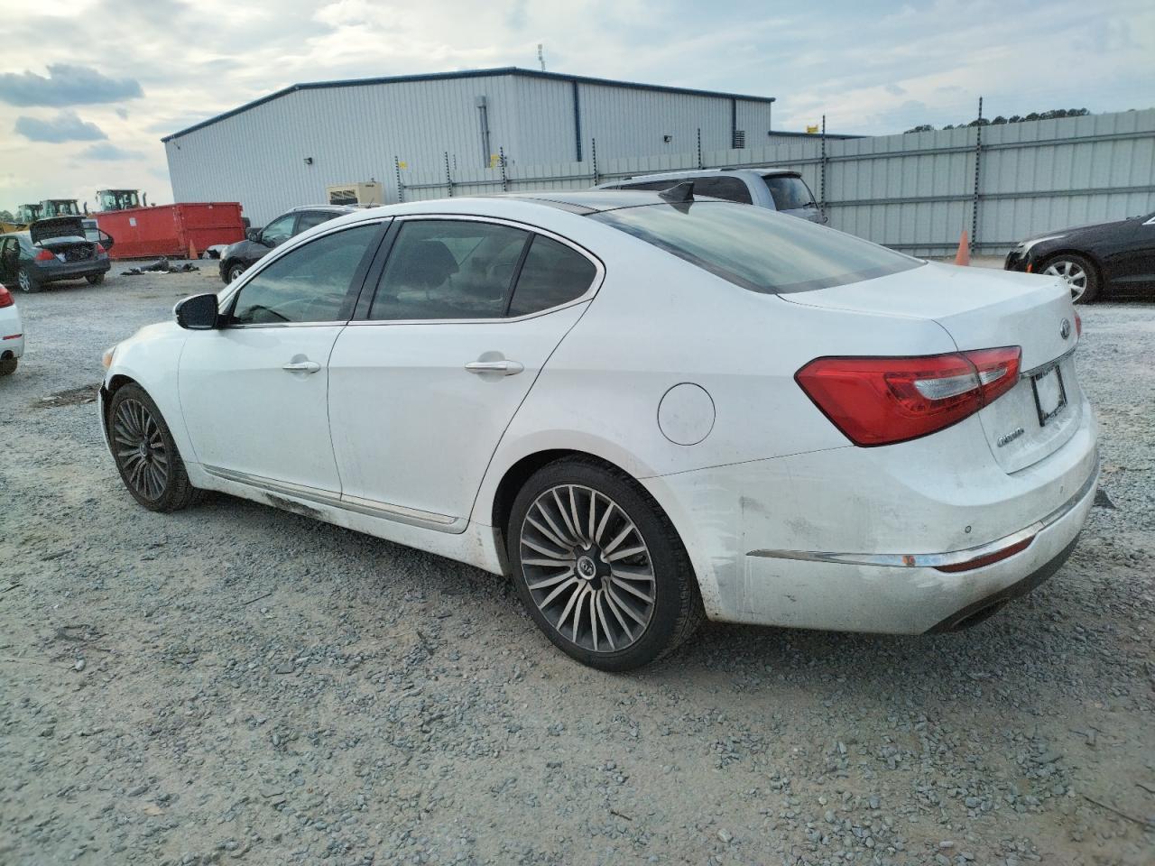 Image 2 of 2014 KIA CADENZA PREMIUM 2014 with VIN KNALN4D77E5121614