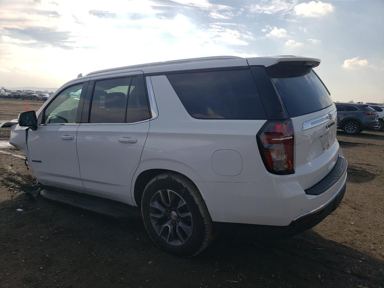 Image 2 of 2021 CHEVROLET TAHOE C1500 LT 2021 with VIN 1GNSCNKD6MR132038