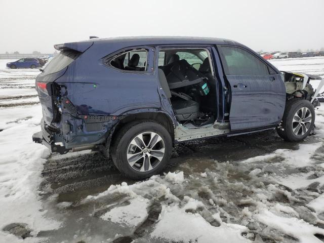 Obraz 3 z 2022 TOYOTA HIGHLANDER XLE 2022 z VIN 5TDGZRBH1NS575935
