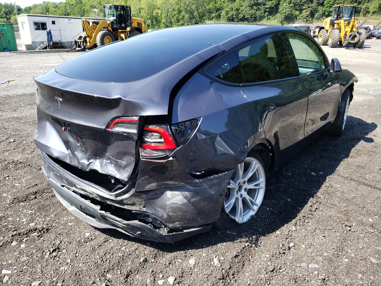 Image 3 of Tesla Model Y 2021 with VIN 5YJYGDEE8MF103314
