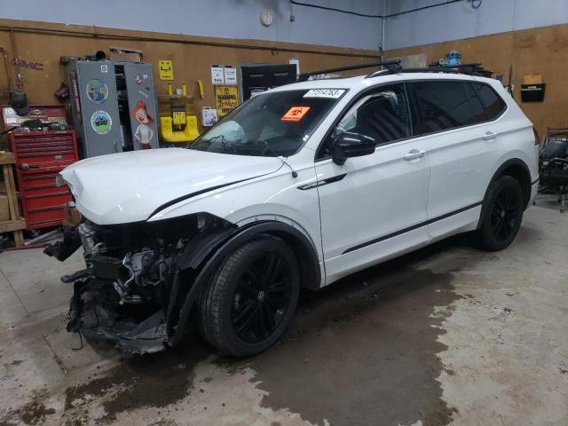 Изображение 1 2022 VOLKSWAGEN TIGUAN SE R-LINE BLACK 2022 с VIN 3VV8B7AX7NM036999