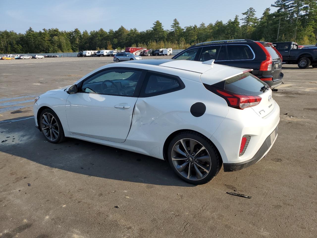 Image 2 of 2019 HYUNDAI VELOSTER BASE 2019 with VIN KMHTG6AF0KU011148