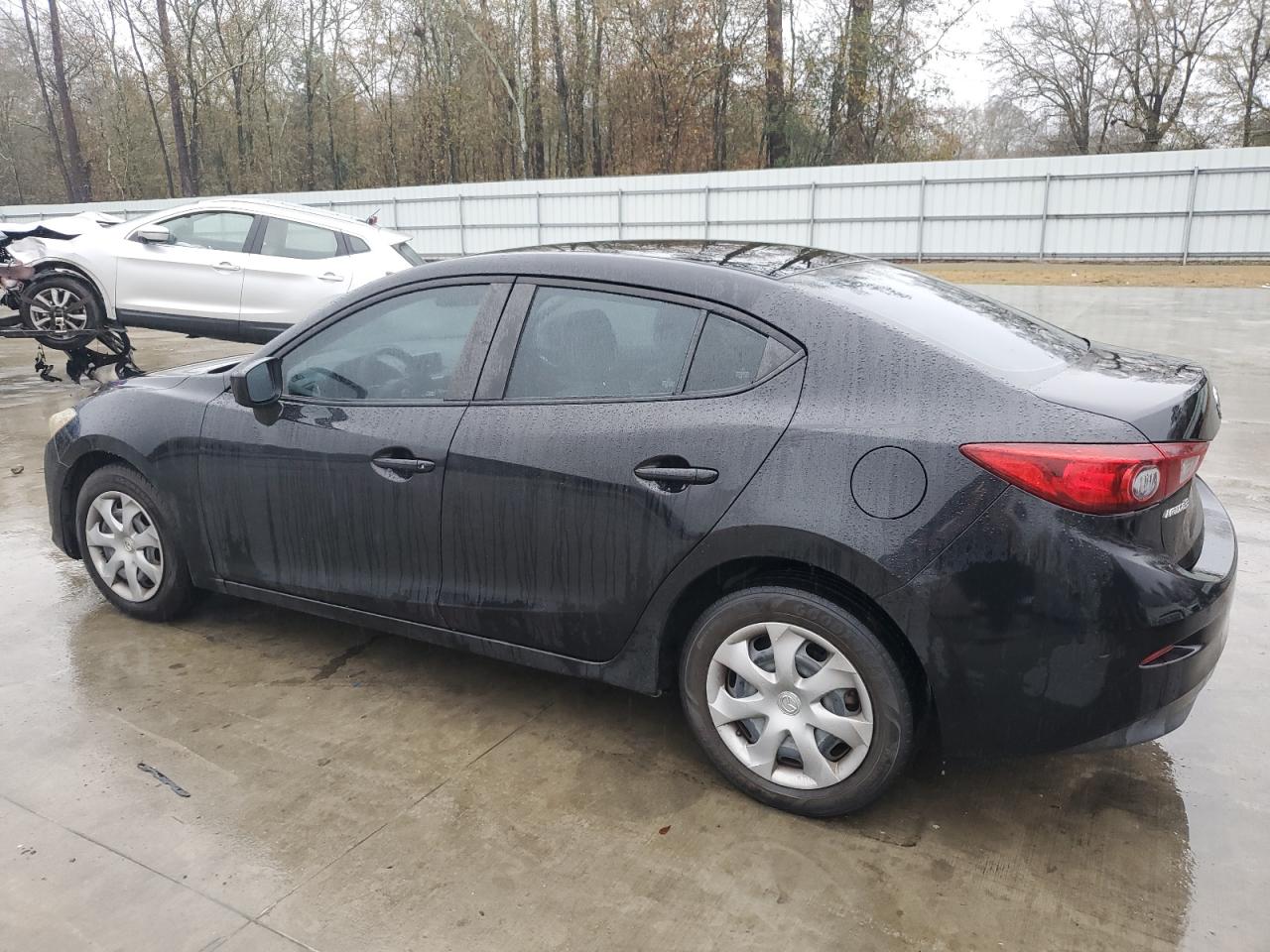 Image 2 of 2014 MAZDA 3 SPORT 2014 with VIN JM1BM1U79E1120214