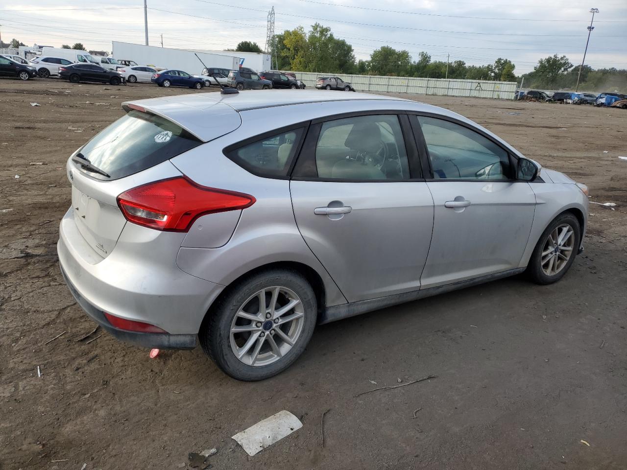 Изображение 3 2015 FORD FOCUS SE 2015 с VIN 1FADP3K26FL313144
