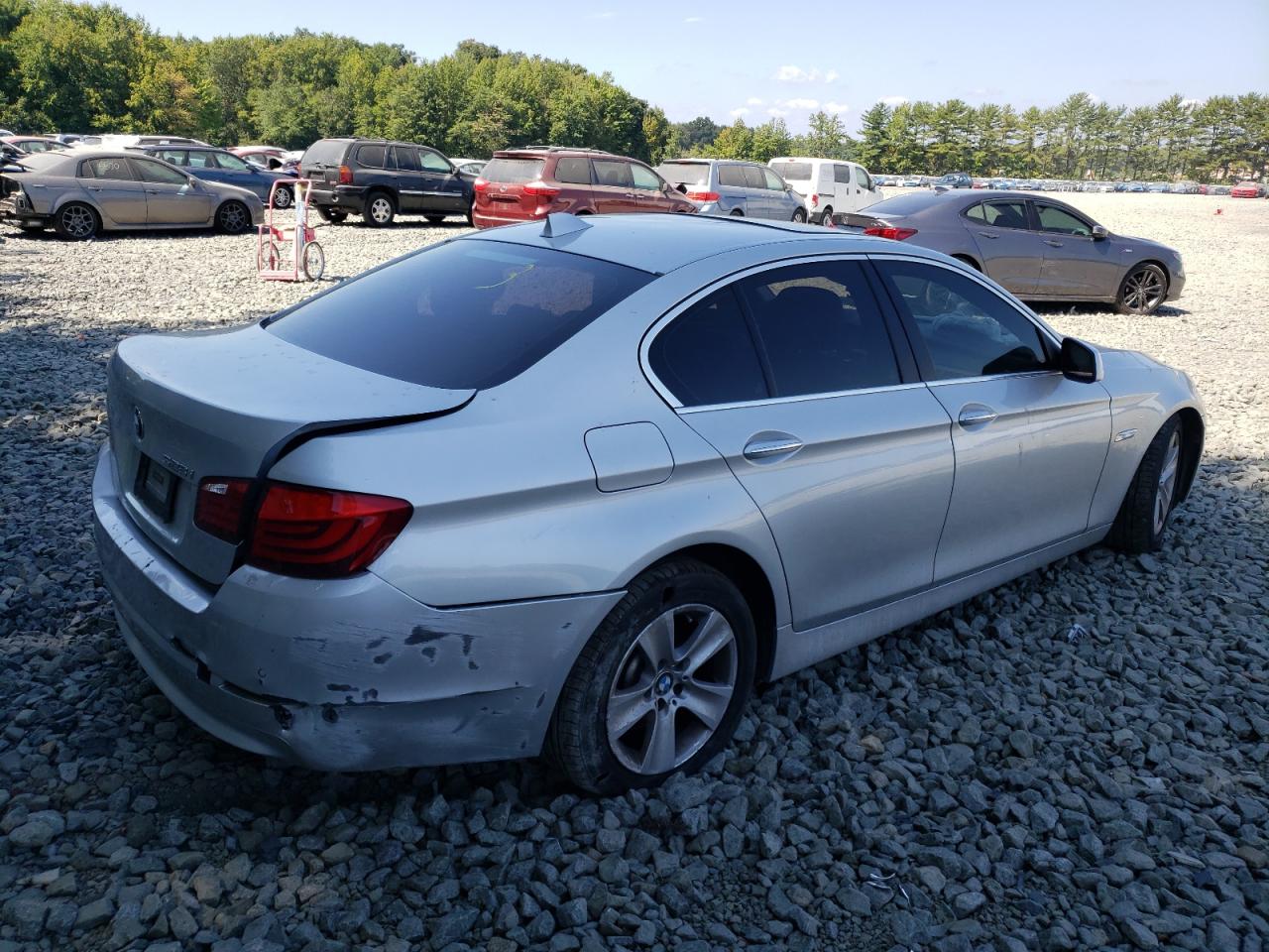 Изображение 3 2012 BMW 528 I 2012 с VIN WBAXG5C53CDW92215