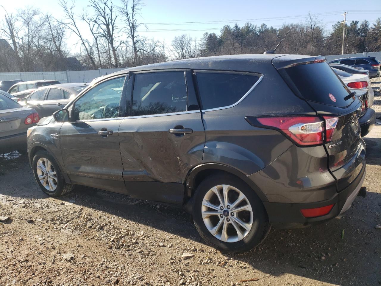 Изображение 2 2017 FORD ESCAPE SE 2017 с VIN 1FMCU9G99HUD41858