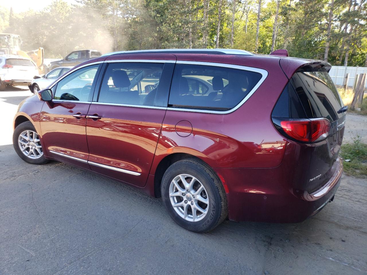 Изображение 2 2020 CHRYSLER PACIFICA TOURING L 2020 с VIN 2C4RC1BG6LR135511