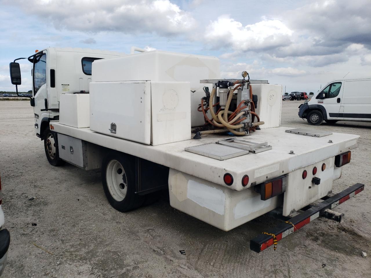 Obraz 2 z 2015 ISUZU NPR HD  2015 z VIN 54DC4W1B9FS806934