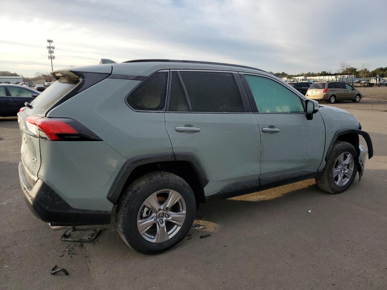 Изображение 3 2023 TOYOTA RAV4 XLE 2023 с VIN 2T3W1RFV5PW270961